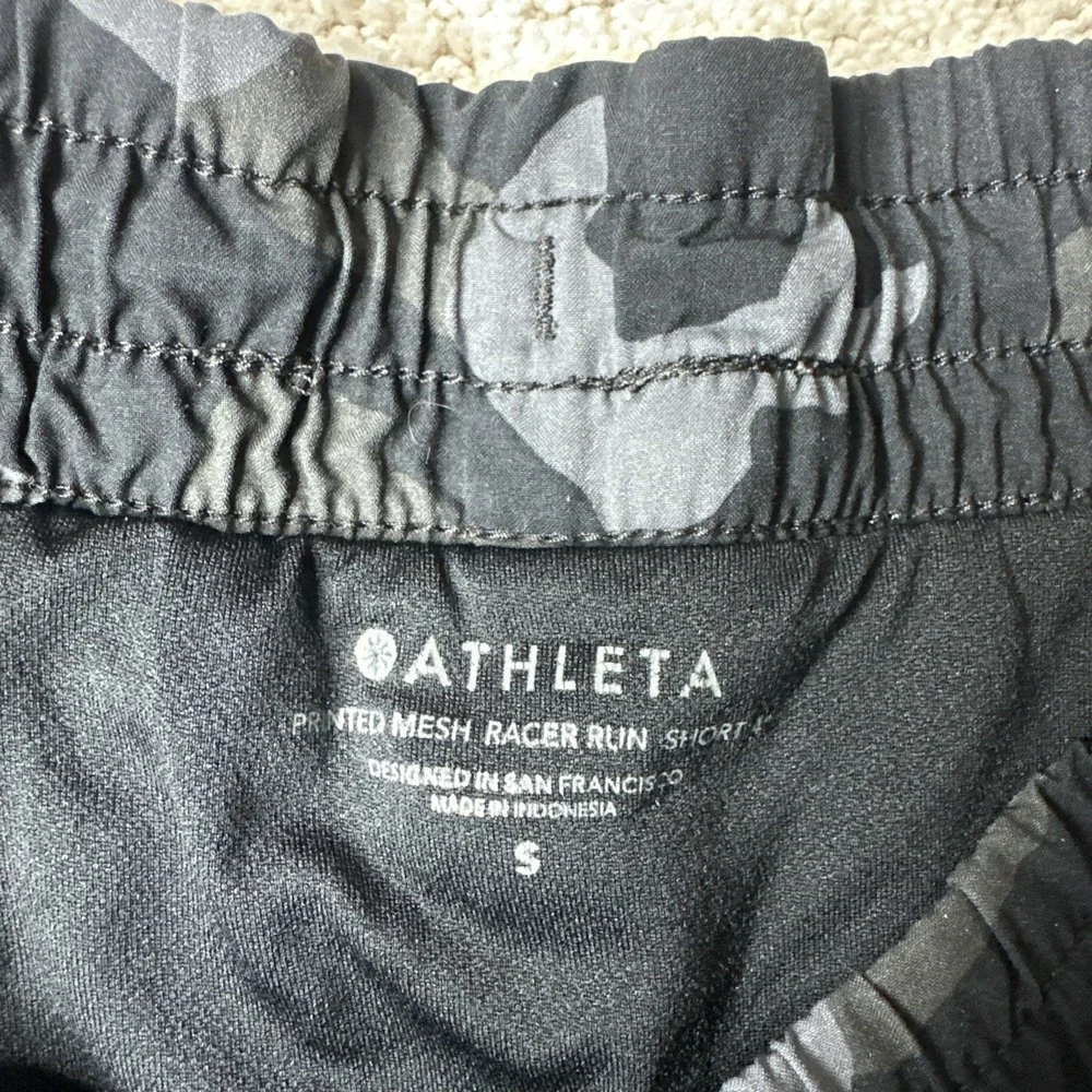 Women's Athleta Small Printed Mesh‎ Racer Run Short 4